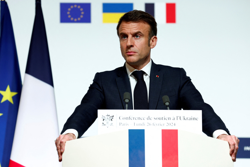 Emmanuel Macron (46) hat bekräftigt, dass er ein Entsenden westlicher Bodentruppen in die Ukraine nicht ausschließt.