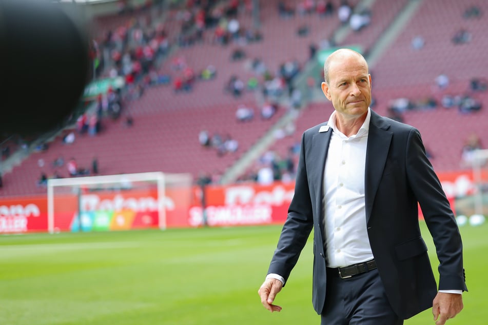 Jess Thorup (55) muss beim FC Augsburg seinen Hut nehmen.