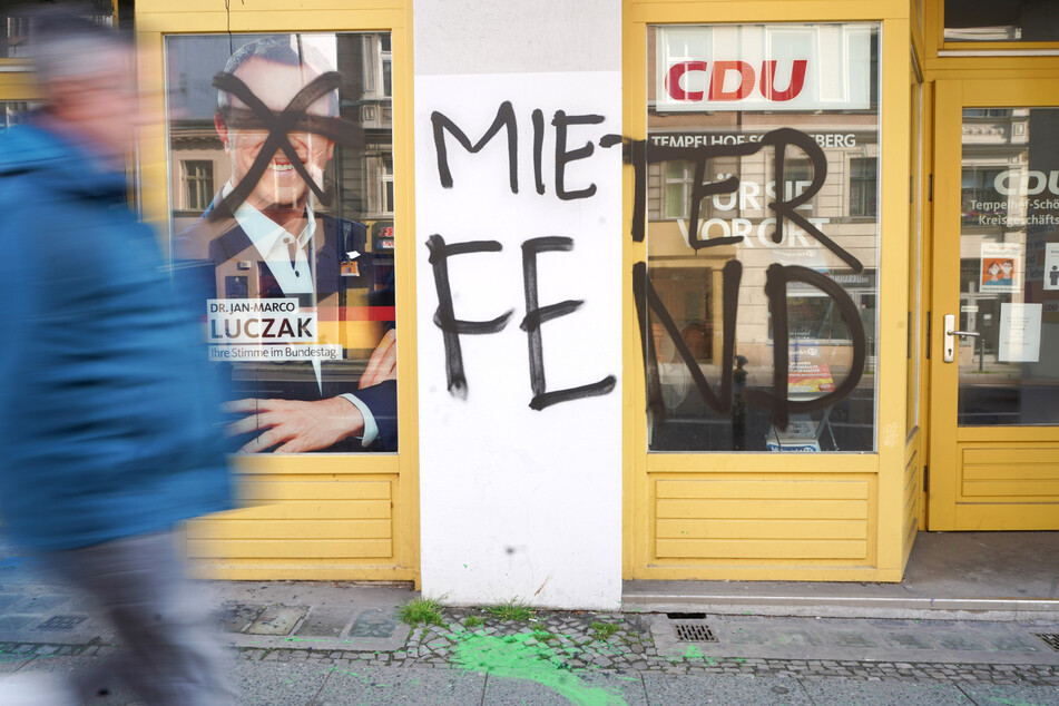 Das Bürgerbüro des CDU-Bundestagsabgeordneten Jan-Marco Luczak (45) wurde beschmiert.
