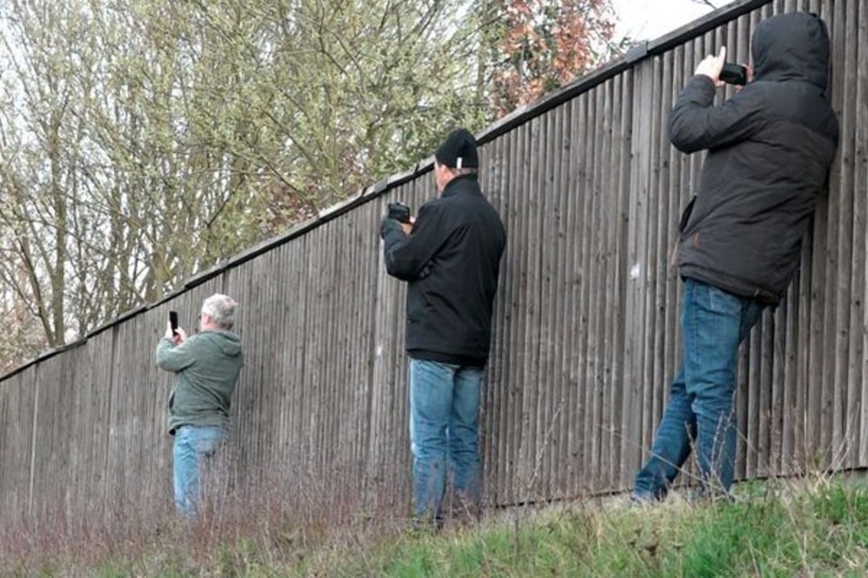 Gaffer kommen meist ungestraft davon, weil sich die Polizei bei Unfällen zuerst um Opfer und Sicherung der Einsatzstelle kümmert.