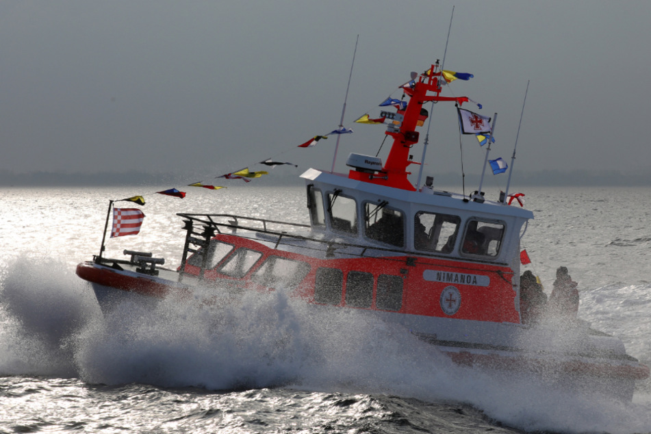 Ein neues Seenotrettungsboot der Deutschen Gesellschaft zur Rettung Schiffbrüchiger (DGzRS) auf der Ostsee.