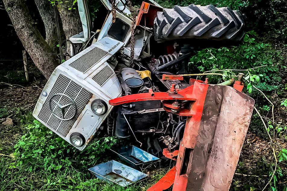 Der Mercedes-Traktor wurde bei dem Unfall zerstört.