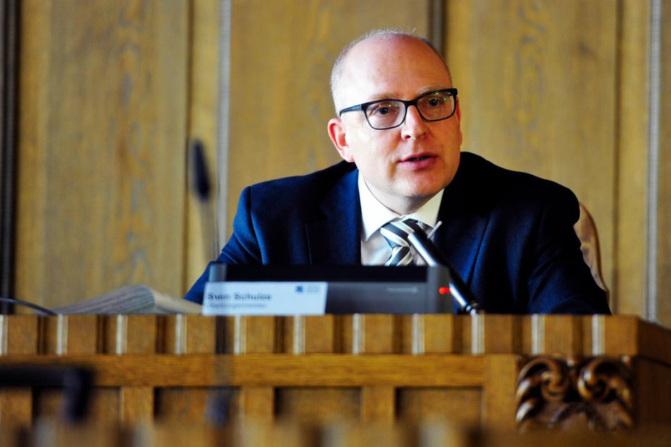Oberbürgermeister Sven Schulze (49, SPD) zeigt sich auch hinsichtlich der Impfungen optimistisch.