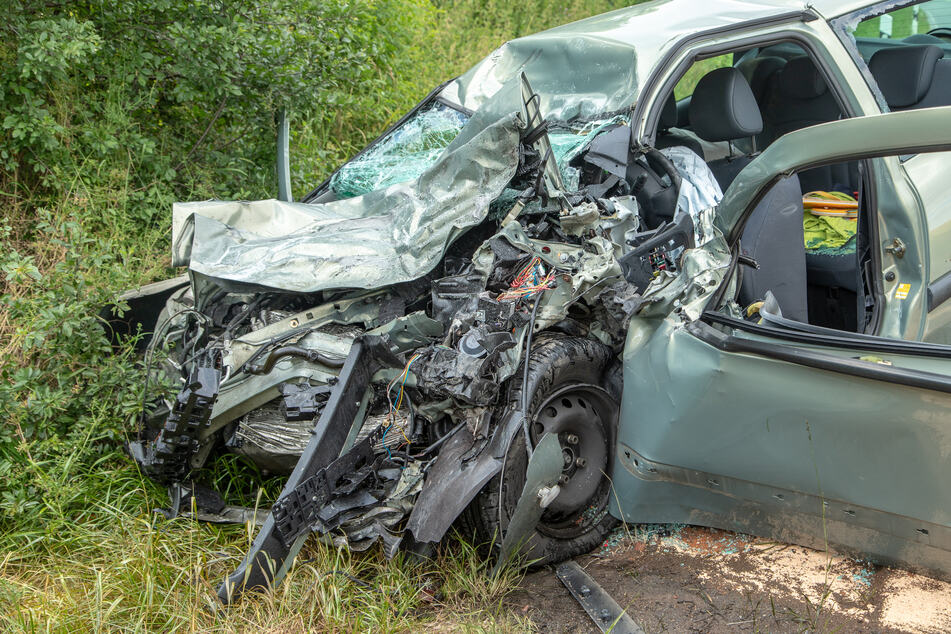 Die Fahrerin des Renault verstarb im Krankenhaus.