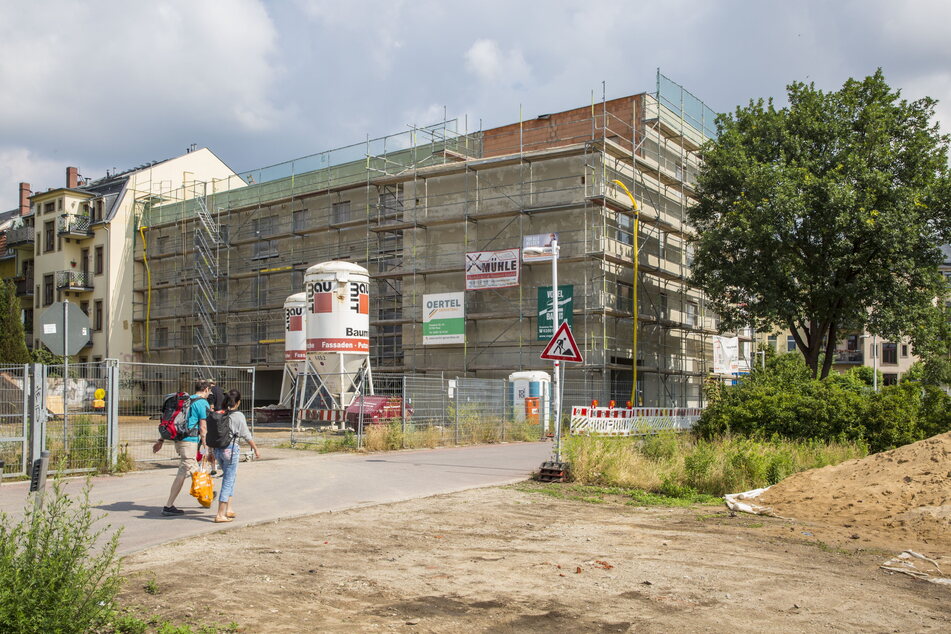 Eine Baugemeinschaft investiert in das Mehrfamilienhaus "Rosa Melodie" in Dresden-Pieschen. Sonntag können sich Interessierte vor Ort auf der Baustelle informieren.