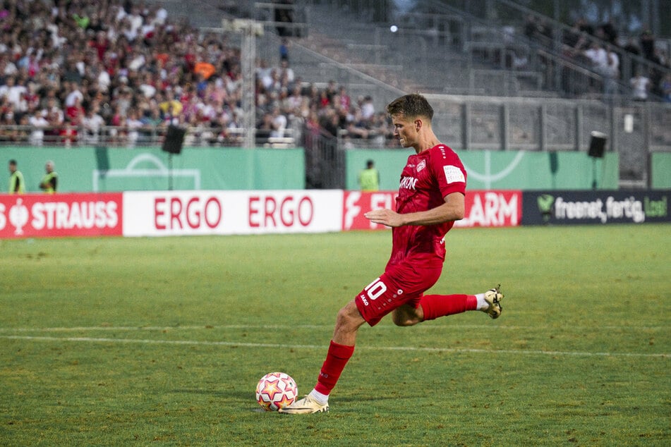 Moritz Hannemann (27, hier noch im Trikot der Würzburger Kickers) wird sich noch ein paar Wochen bis zu seinem ersten Energie-Einsatz gedulden müssen.