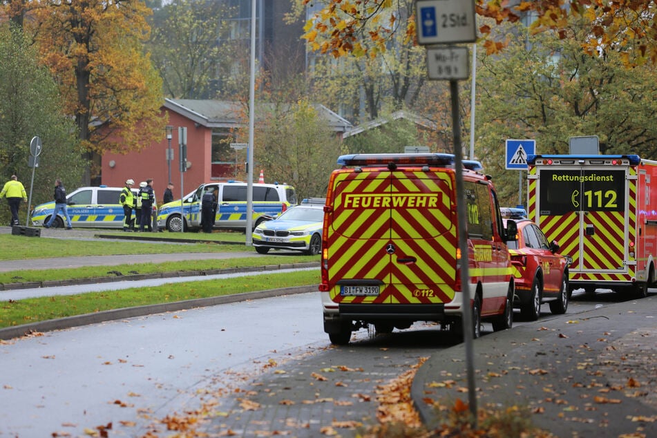 Ein verdächtiger Gegenstand löste am Montagmorgen einen größeren Polizeieinsatz am Bonner Landgericht aus. (Symbolbild)