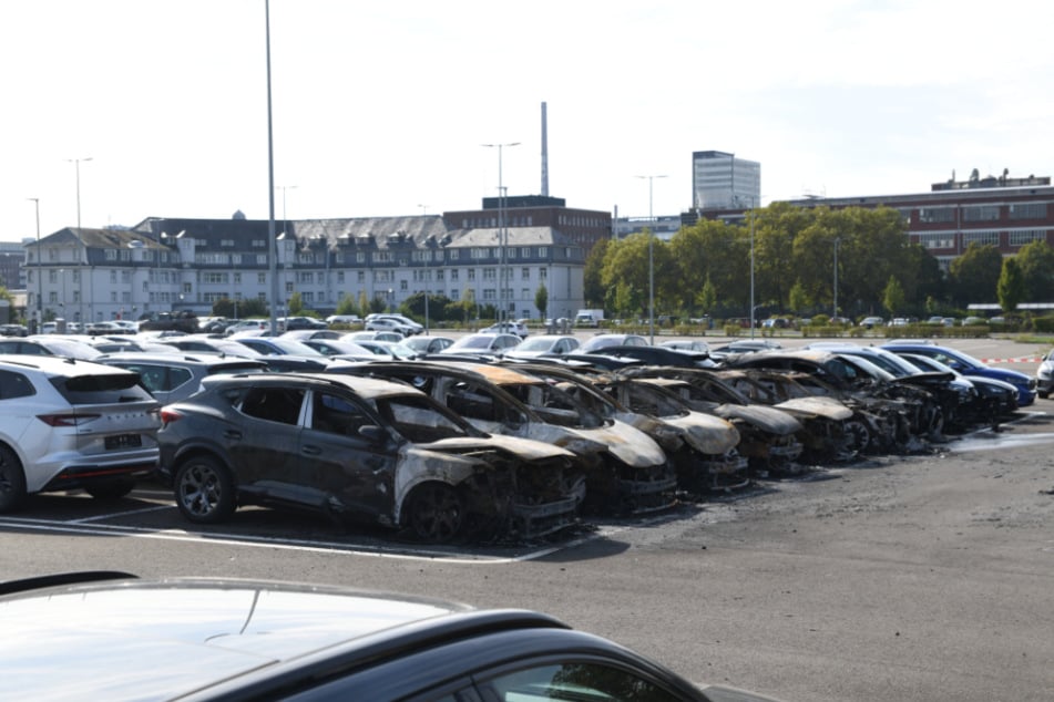 Die Polizei ermittelt nun wegen Brandstiftung.