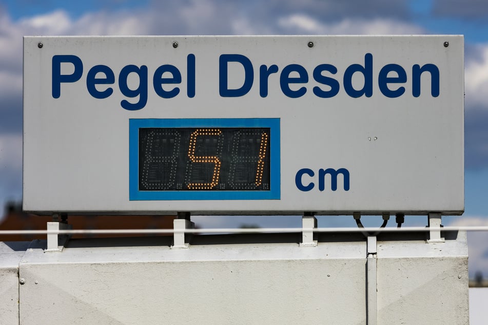 Montagmittag lag der Elbpegel bei 51 Zentimetern und stieg im Laufe des Nachmittags auf 55 an.