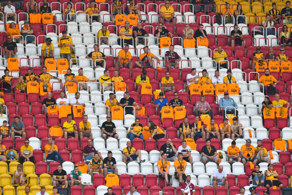 12.000 Fans am Sonnabend gegen Darmstadt? Bisher sind im Rudolf-Harbig-Stadion noch genügend Plätze frei.