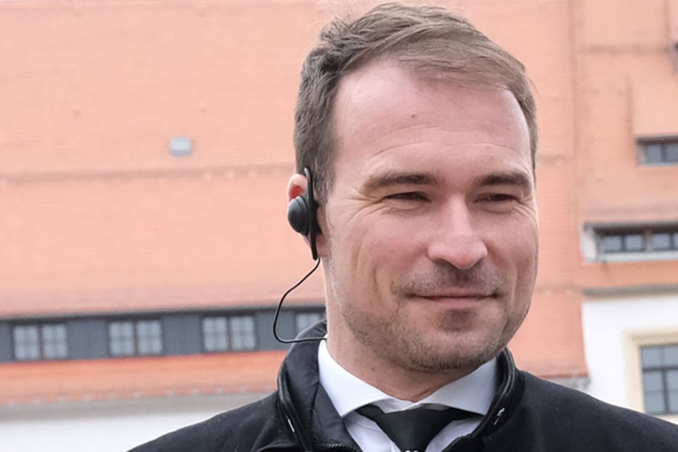Nach erstem Lebenszeichen: Kassiert Randale-Bürgermeister von Freiberg noch immer sein volles Gehalt?