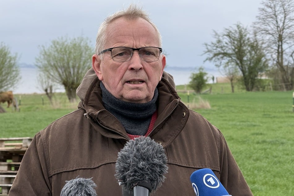 Umweltminister Till Backhaus äußert sich zur aktuellen Situation des Wals.