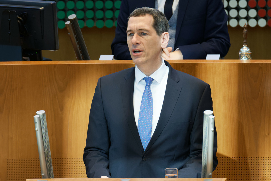 Sprecher der CDU-Fraktion, Jens Kamieth, hat ein klares Ziel für die Corona-Impfungen formuliert.
