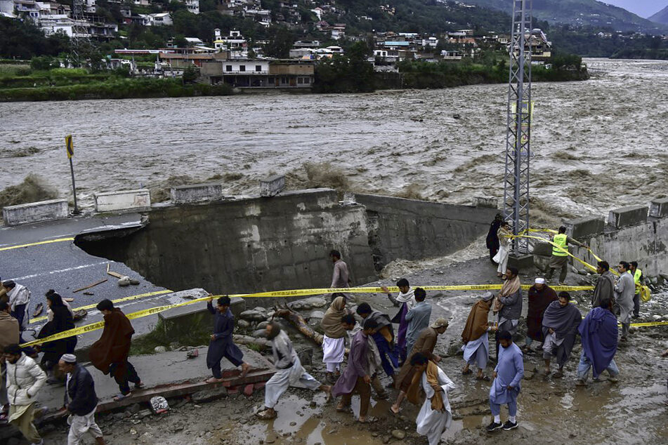 Climate change causes national emergency in Pakistan, affecting millions