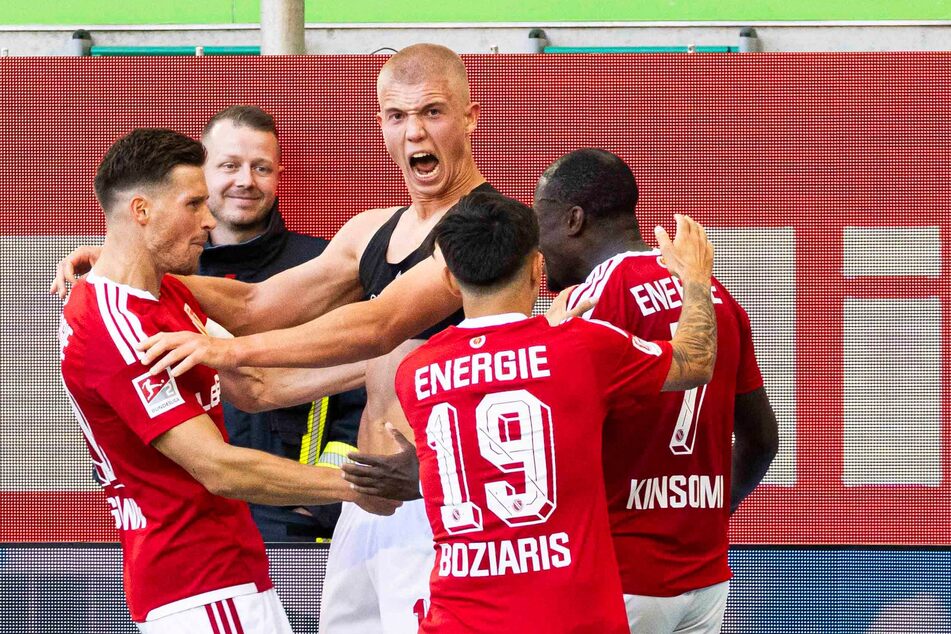 Völlige Esktase bei Bogdanov und Energie in der Nachspielzeit.
