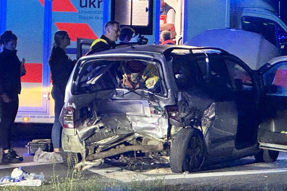 Unfall A24: 27-Jähriger stirbt bei Horror-Crash auf Autobahn