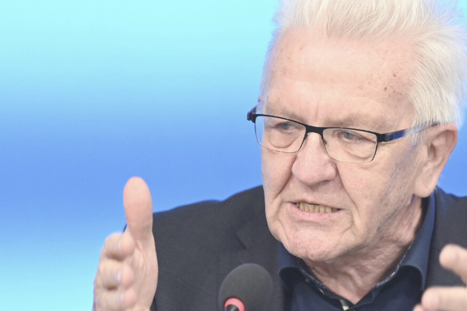 Kretschmann warnt vor Leichtsinn: "Wir sind noch nicht über den Berg"