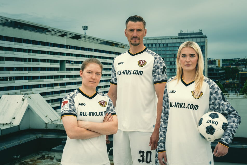 Auf dem Langarmtrikot ist das Wabenmuster besonders gut zu erkennen.