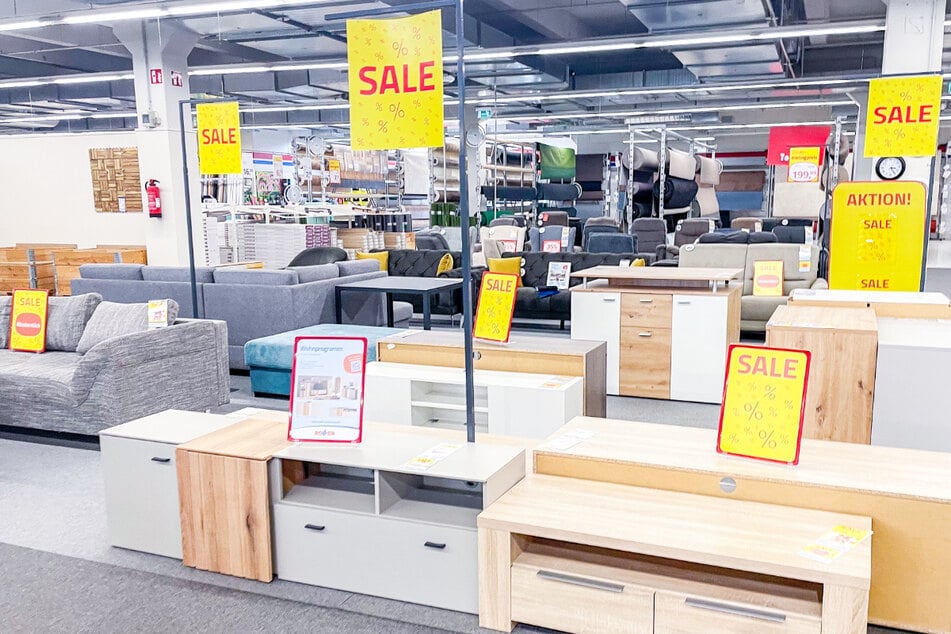 Diese ROLLER Filiale gibt Möbel wegen Schließung günstig ab