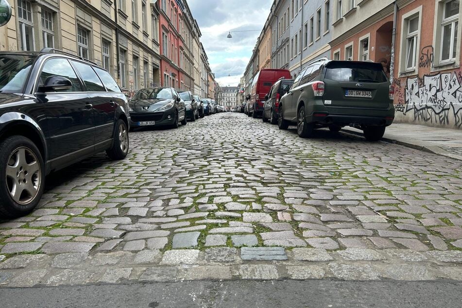 Die Umleitungsstrecke führt über die holprige Jordanstraße.