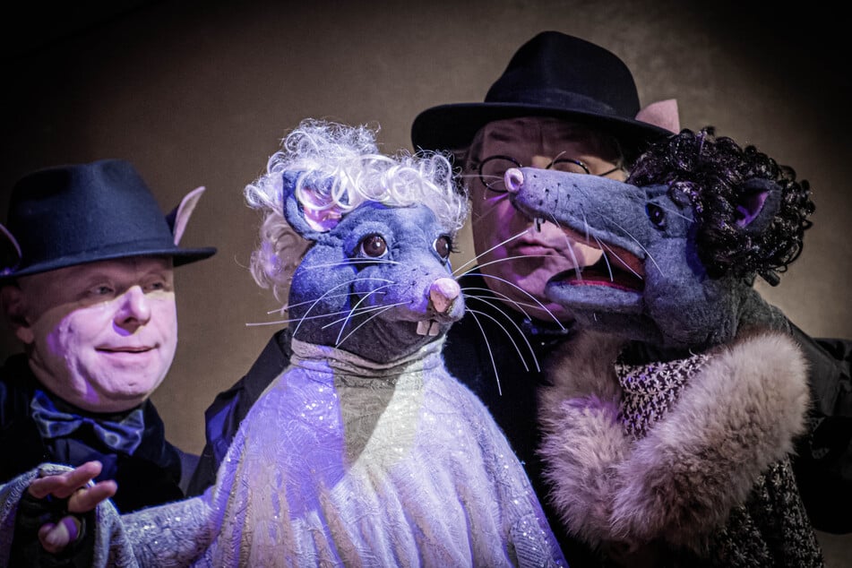 In der Hoftheater-Inszenierung agieren schicke Ratten in "Manche mögen's heiß".