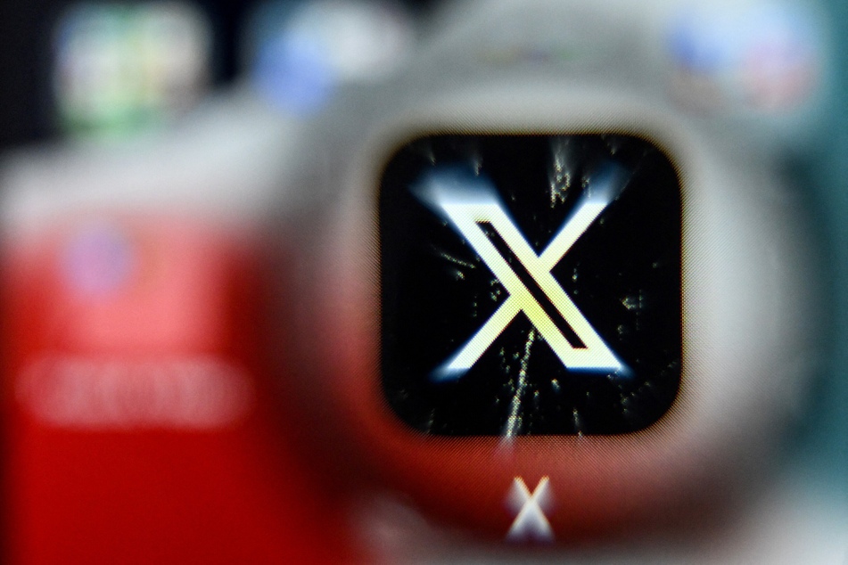 X crashed for thousands of users all over the world early Thursday morning, with the reason for the outage unclear.