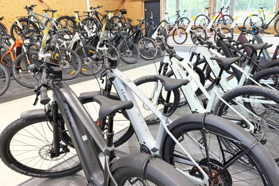 Krass, wie günstig hier E-Bikes von CUBE verkauft werden