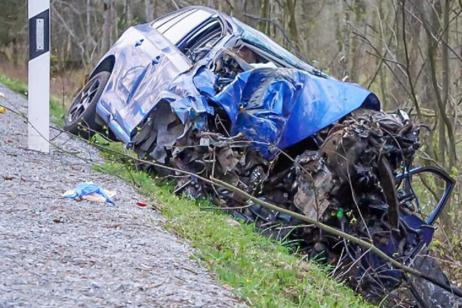 Der Skoda-Fahrer erlag in einem Krankenhaus seinen schweren Verletzungen.