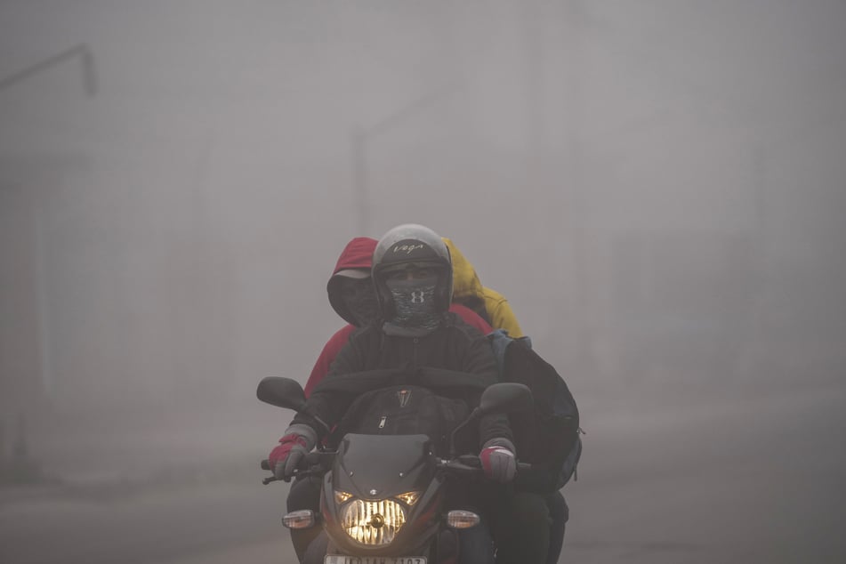 Neu-Delhi, die Hauptstadt Indiens, liegt derzeit unter dichtem Smog verborgen.