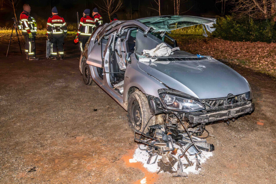 Heftiger Unfall in Mittelsachsen: VW-Fahrerin schwer verletzt
