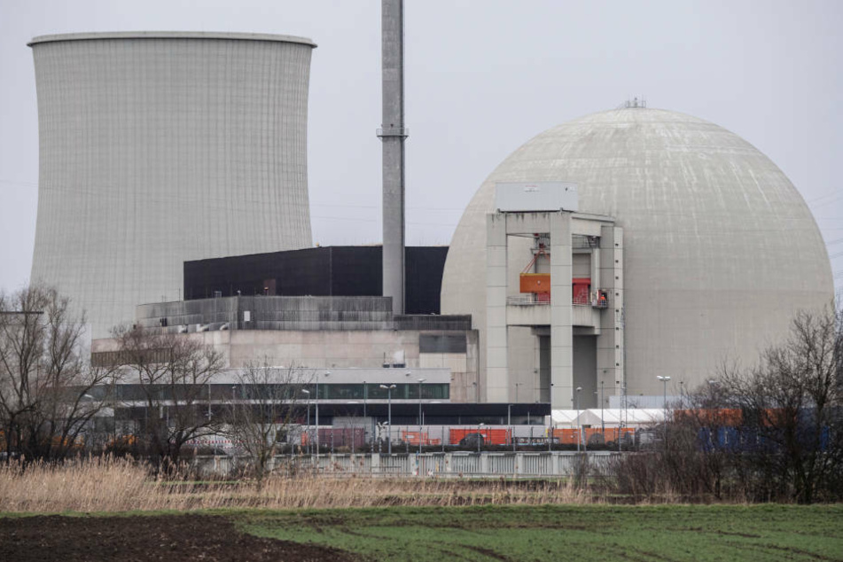 Noch in diesem Jahr sollen sechs Behälter mit radioaktiven Abfällen ins Zwischenlager Biblis gebracht werden. (Archivbild)