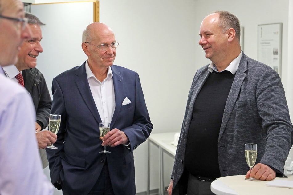 TZD-Chef Bertram Dressel (67, l.) und OB Dirk Hilbert (51, FDP) haben das Bauprojekt am Freitag vorgestellt.