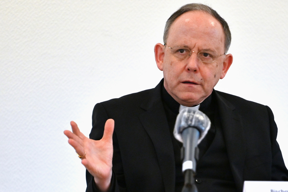 Er ist nach eigenen Aussagen selbst "erschüttert": der Erfurter Bischof Ulrich Neymeyr (64).