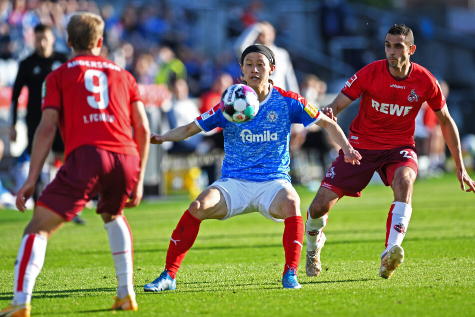 Jae-sung Lee (28, M.) scheiterte mit Holstein Kiel in der Bundesliga-Relegation am 1. FC Köln.