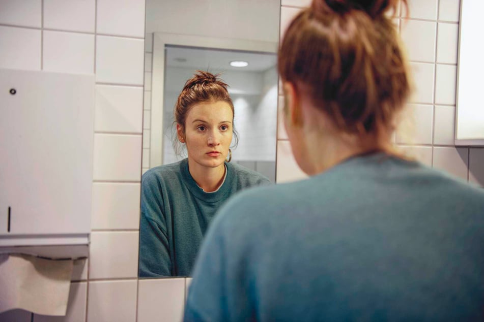 Nach einer weiteren schlaflosen Nacht blickt man nicht selten in das eigene ratlose Gesicht.