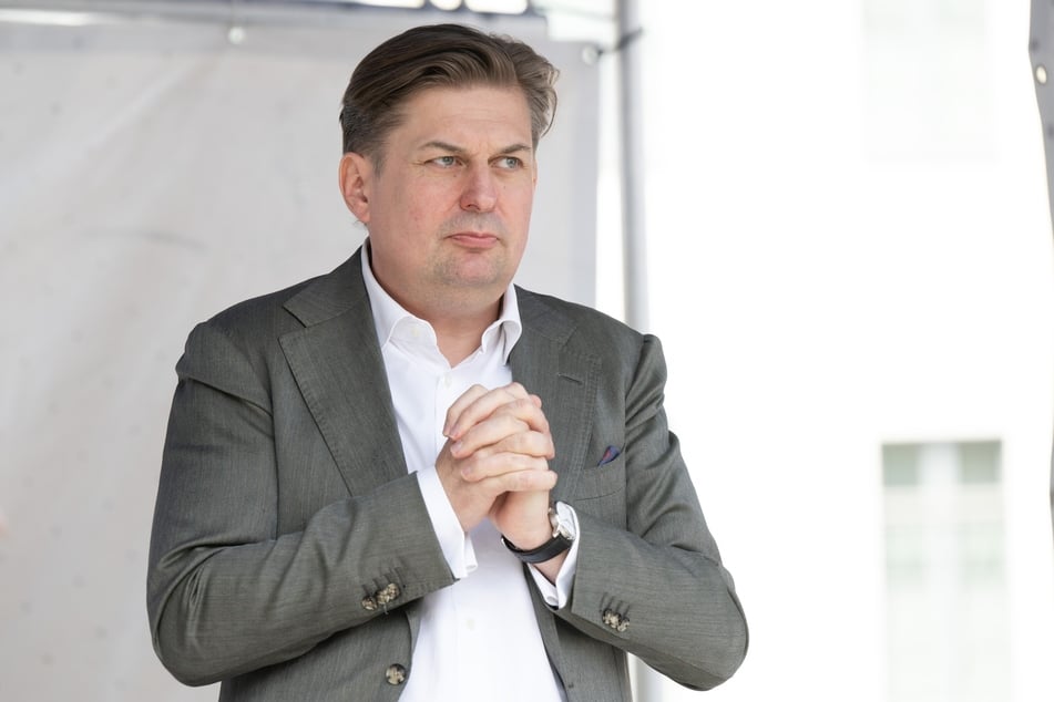 Maximilian Krah (48, AfD) - sein Ex-Mitarbeiter sitzt seit Dienstag auf der Anklagebank.