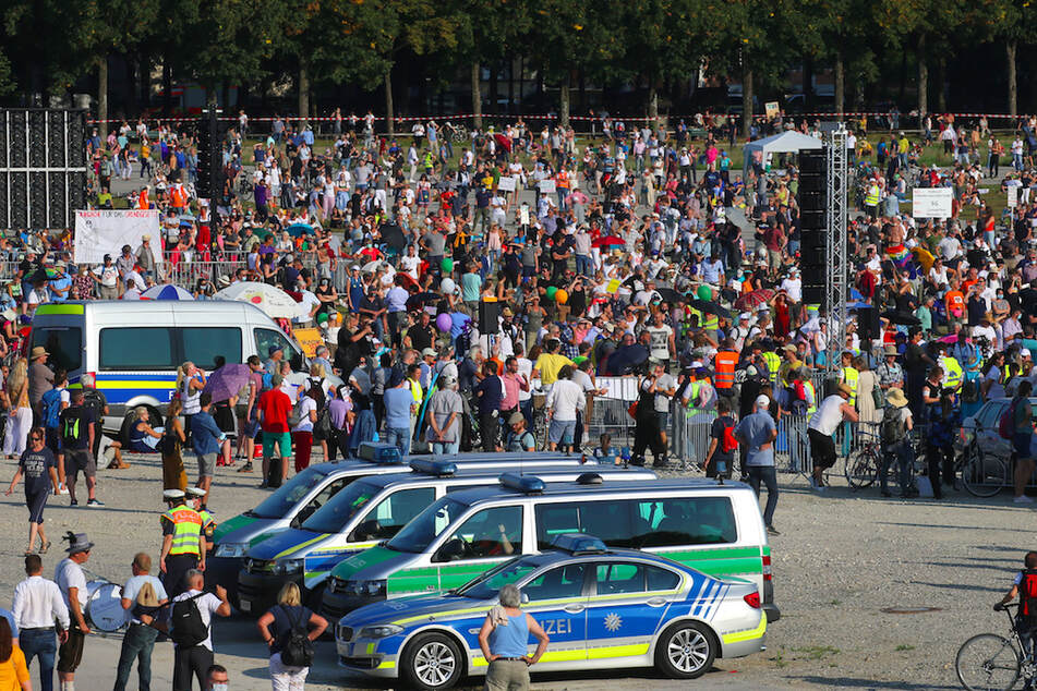 Auf Corona-Demos, wie hier in München, wurden immer wieder Journalisten angegriffen.
