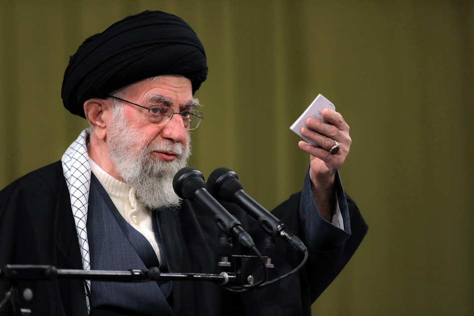 Will die unangefochtene Nummer eins im Nahen Osten sein: Irans Staatsoberhaupt Ajatollah Ali Chamenei (83) propagiert Stärke und Entschlossenheit.