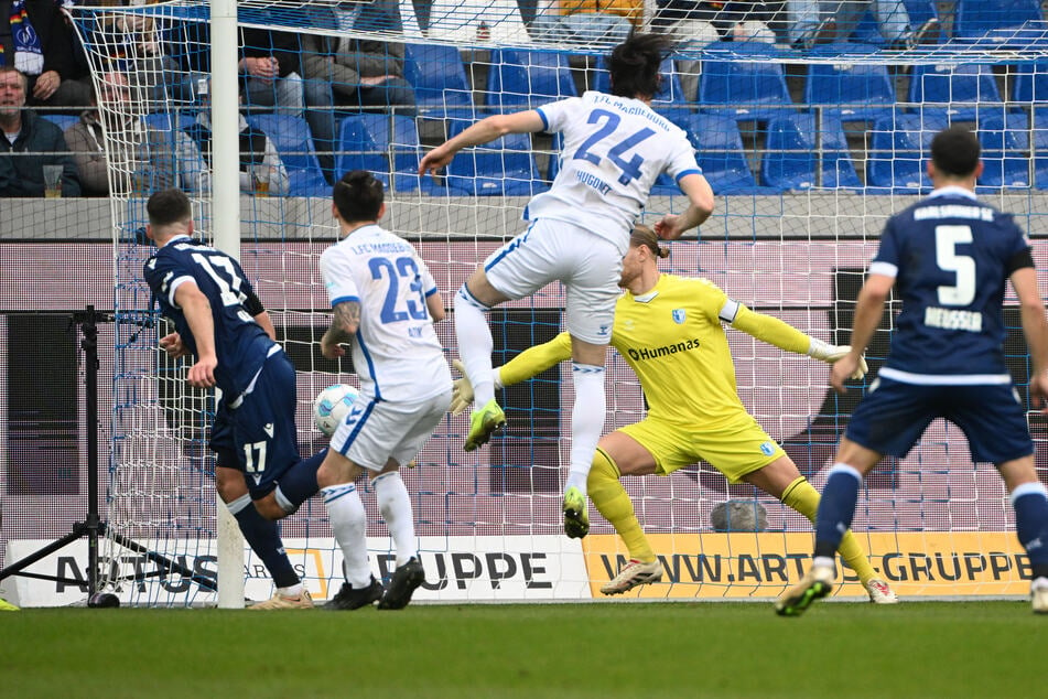 Beim 1:1 sah die Magdeburger Defensive nicht sehr gut aus.