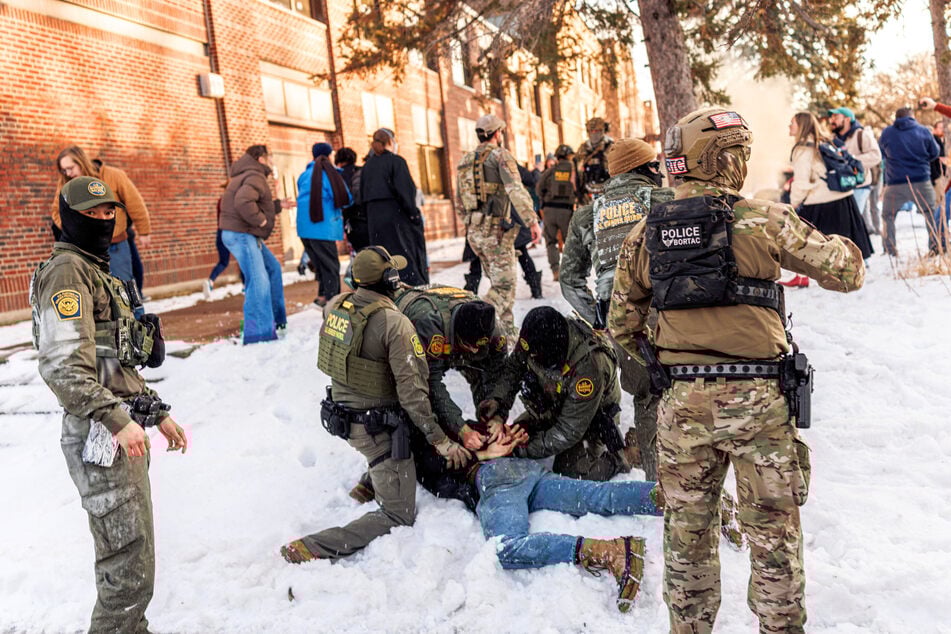 Riot breaks out at Minneapolis high school as Border Patrol agents attempt arrests