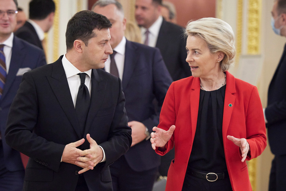 Wolodymyr Selenskyj (44), und Ursula von der Leyen (63) während eines EU-Ukraine-Gipfels im vergangenen Jahr.