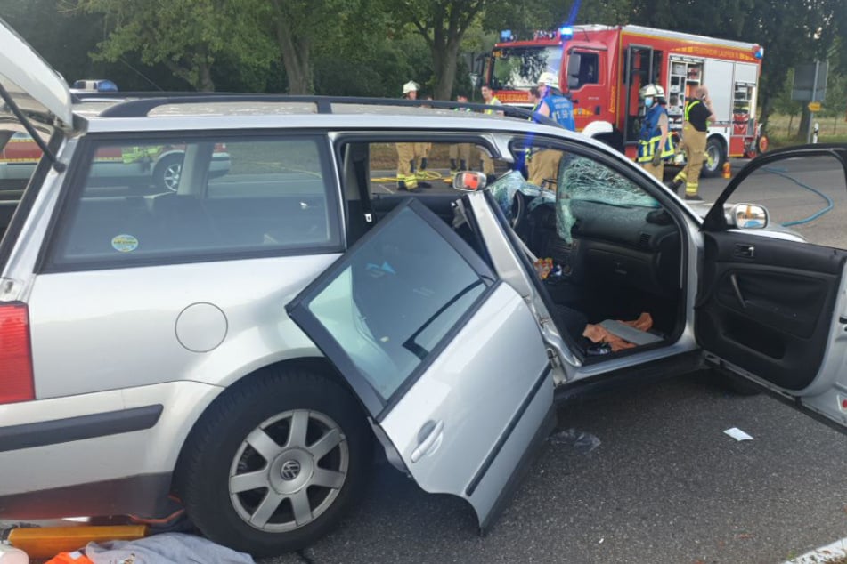 Das Auto erfasste den Radfahrer.