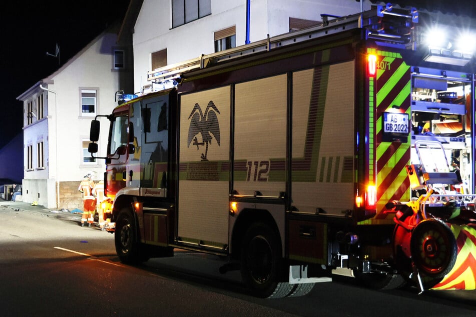 Die Würzburger Straße in Bessenbach-Straßbessenbach wurde infolge des Crashs voll gesperrt.