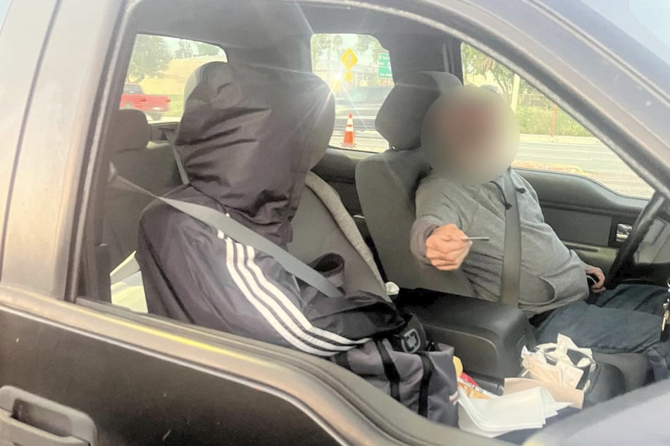 Mit angelegtem Sicherheitsgut sah die Jacke aus der Distanz fast so aus wie eine echte Person.