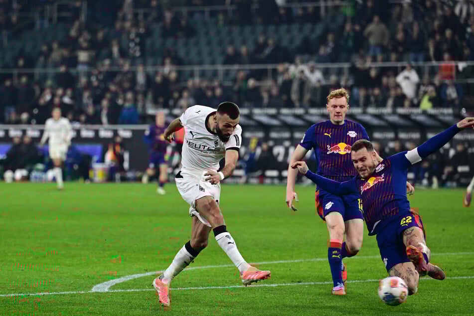 Abgefälscht von David Raum (27, r.) trifft Franck Honorat (29, l.) zum 1:0 - das allerdings wegen Mini-Abseits nicht zählte.