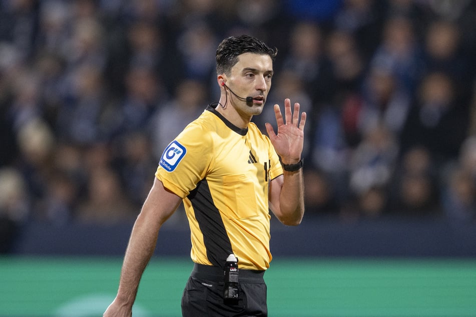 Florian Badstübner pfiff Dynamo Dresden zuletzt beim Erstrunden-Aus im DFB-Pokal gegen Mainz 05.