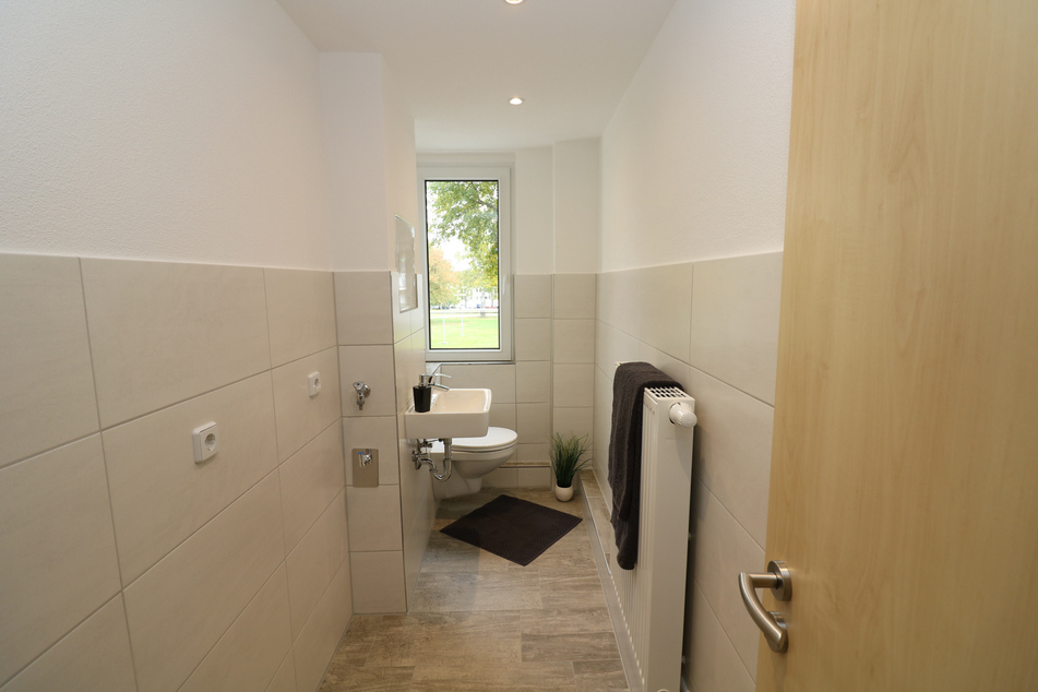 Albert-Einstein-Straße 5: 4-Raum-Etagenwohnung (107 qm)