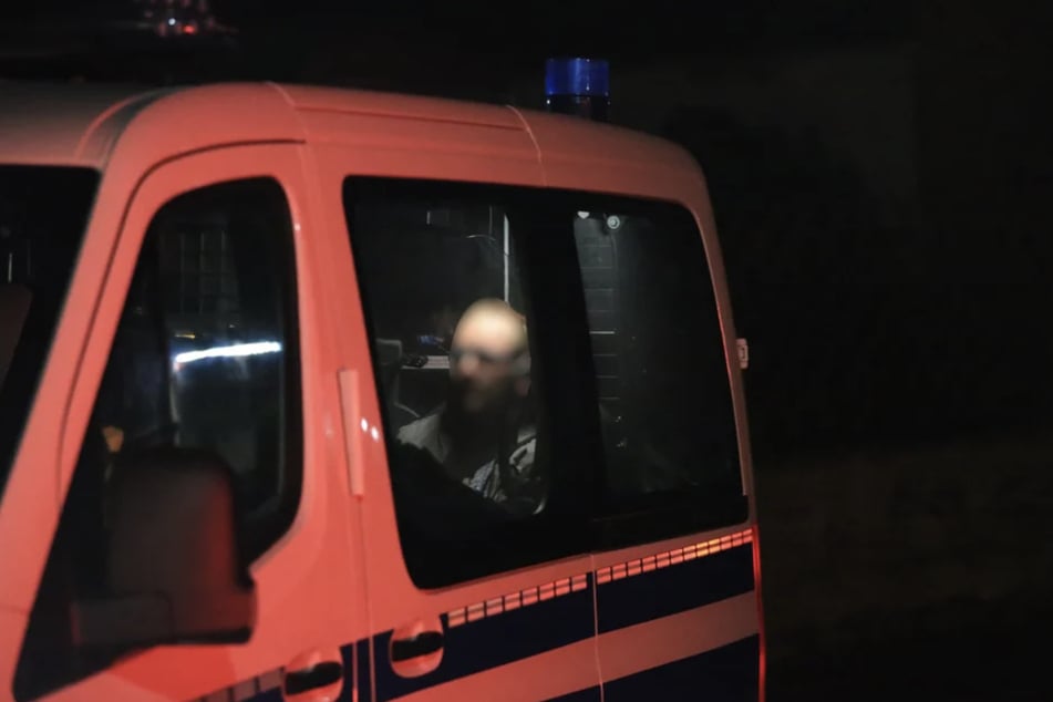 Der Mann war nach seinem Angriff am 22. Februar zunächst in eine psychiatrische Abteilung gebracht und nach kurzer Zeit wieder entlassen worden.