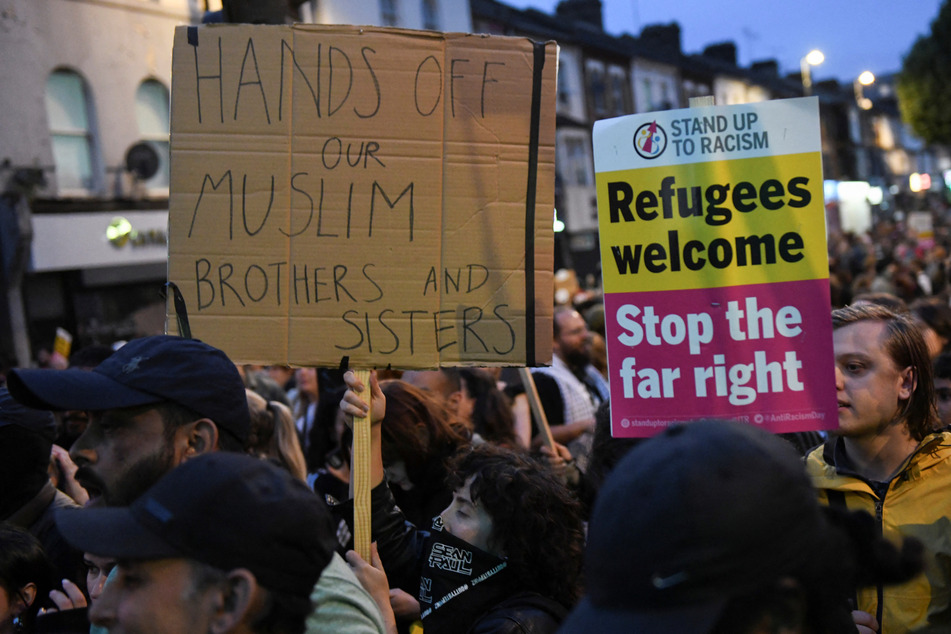 Demonstrators showed solidarity with the Muslim community, as well as refugees and Palestine.