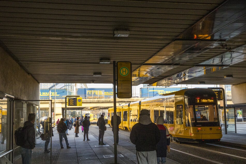 Im Bereich Hauptbahnhof kommt es ab kommender Woche zu Einschränkungen im Straßenbahnverkehr. (Archivfoto)